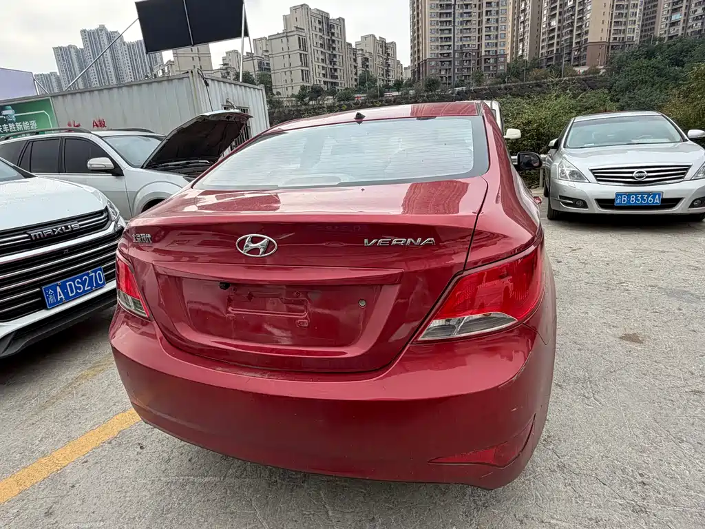 Hyundai Verna — миниатюра 7