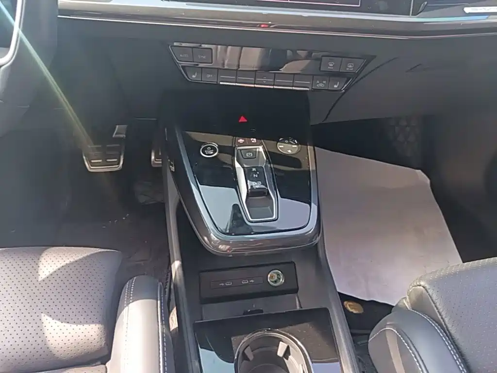 Audi Q4 e-tron — миниатюра 14