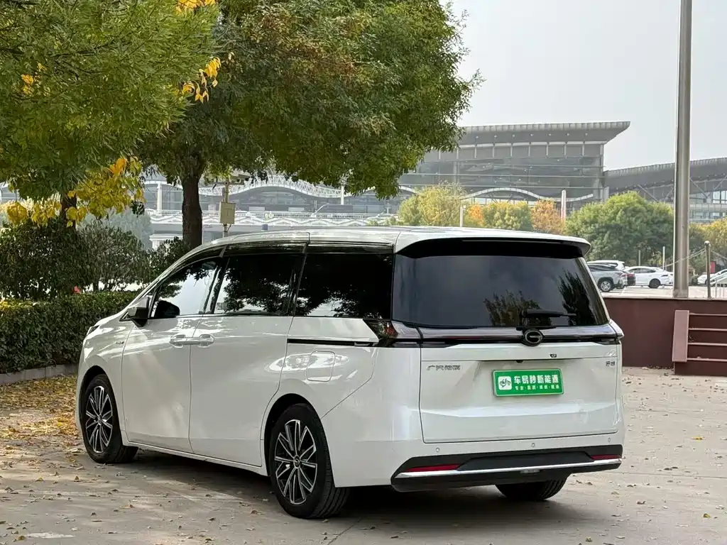 GAC Motor Trumpchi E8 PHEV — миниатюра 6