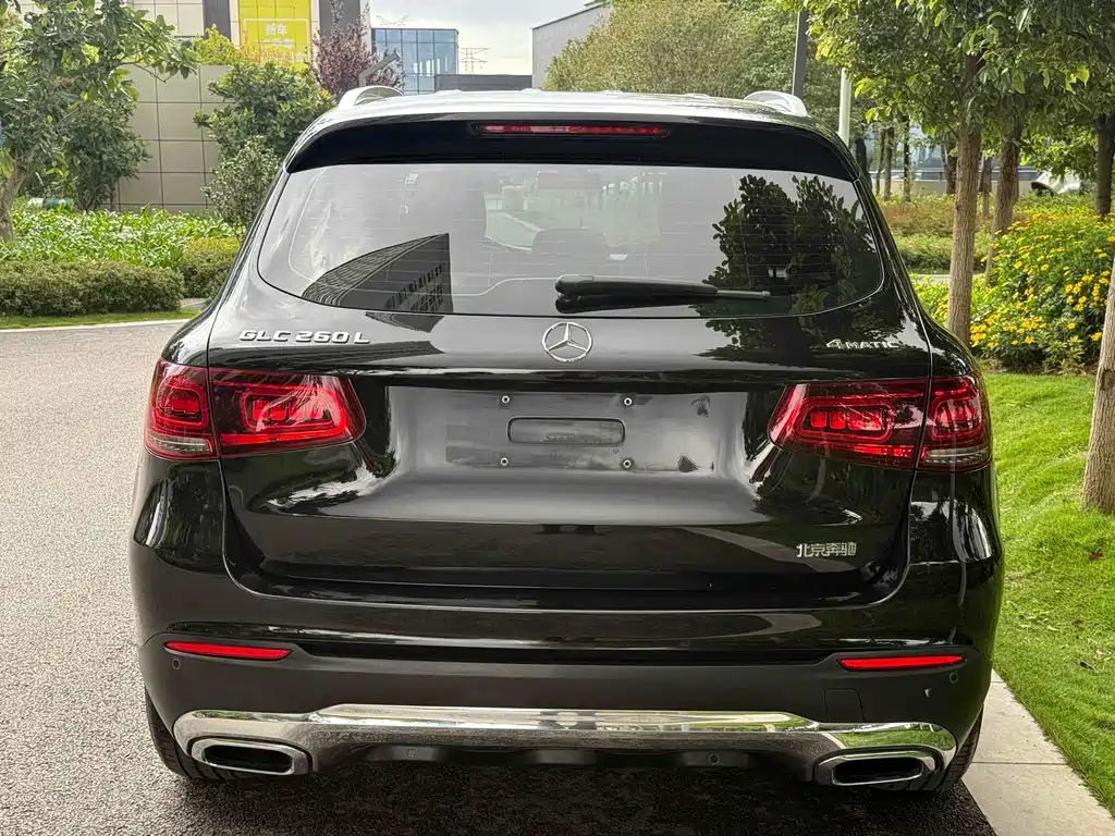 MERCEDES-BENZ GLC
