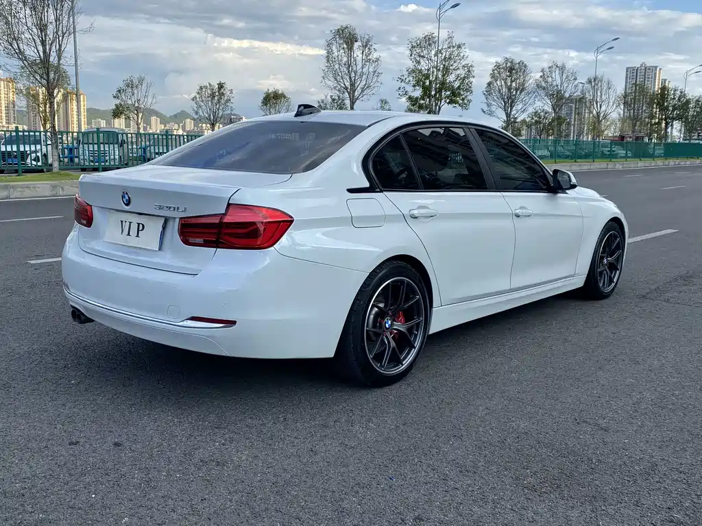 BMW 3 Series — миниатюра 6