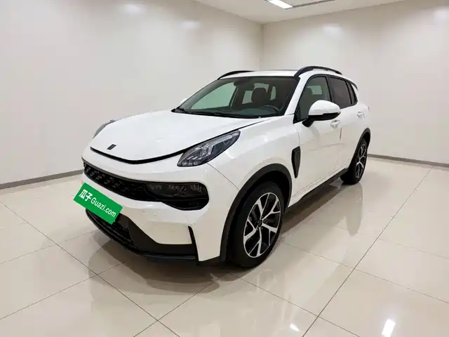 2022 Lynk & Co 01