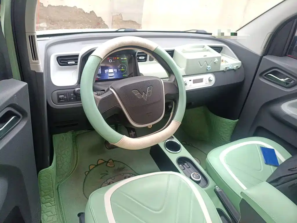 Wuling MINIEV — миниатюра 6