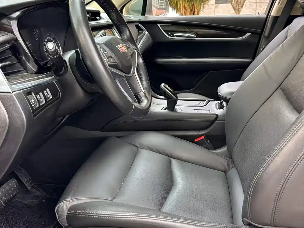 Cadillac XT5 — миниатюра 4