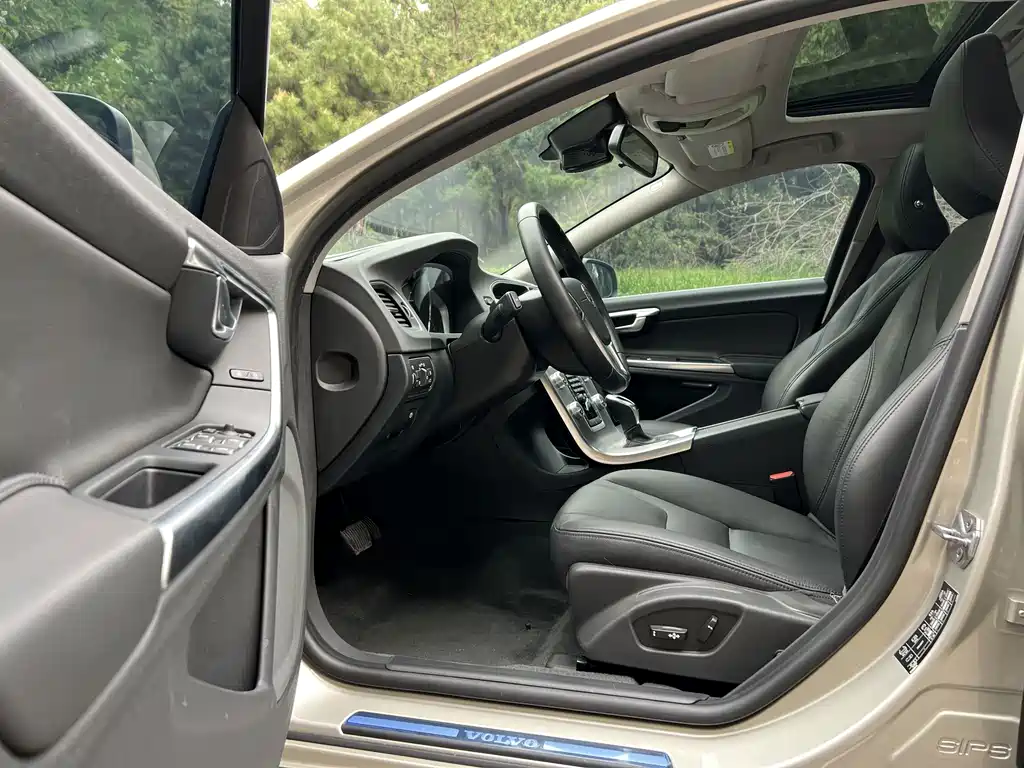 Volvo S60 — миниатюра 7