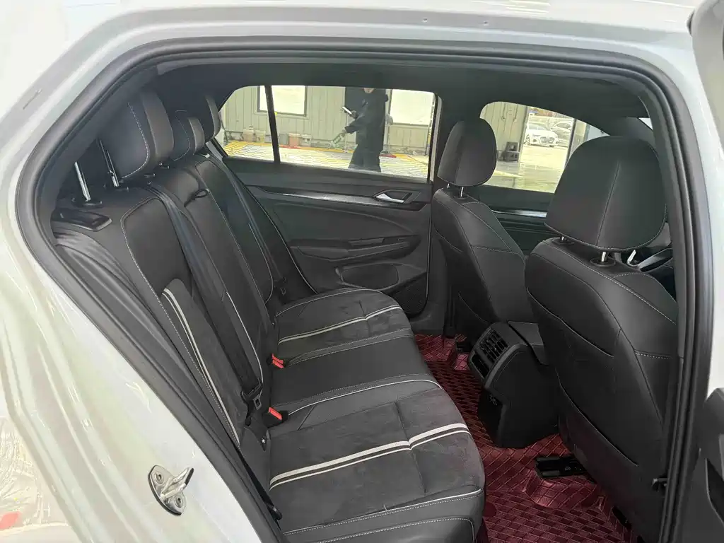 Volkswagen Golf — миниатюра 17