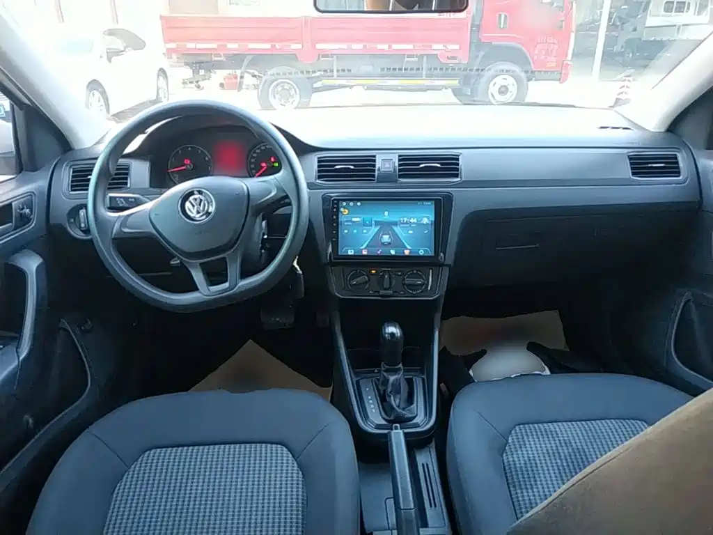 Volkswagen Santana — миниатюра 10