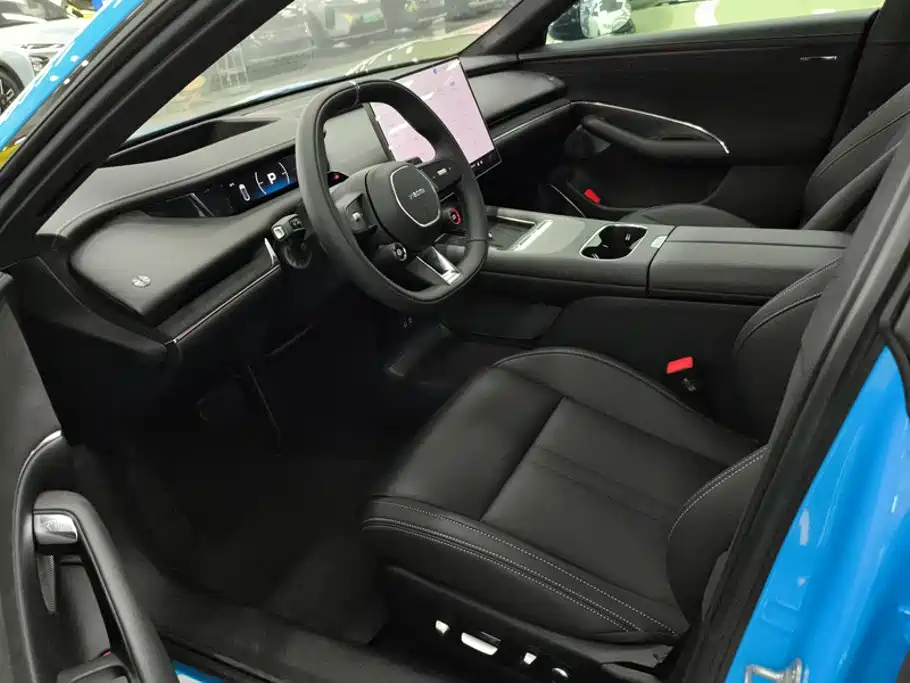 Xiaomi SU7 — миниатюра 9