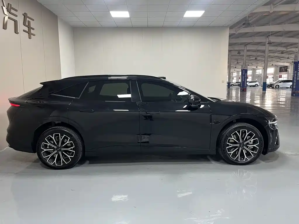 Zeekr 007GT — миниатюра 17
