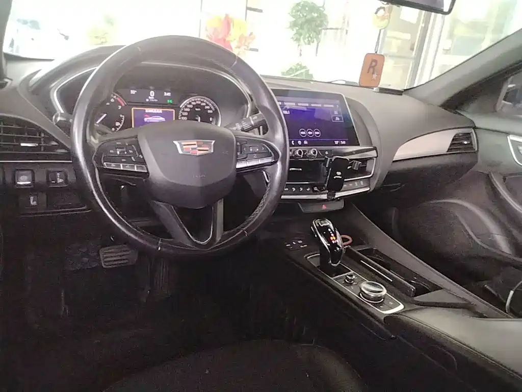 Cadillac CT5 — миниатюра 10