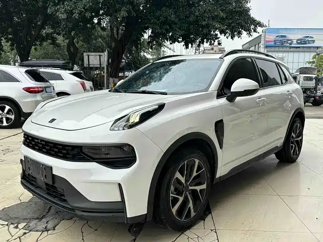 Lynk & Co 01 EM-P 2022 1.5 TD PHEV Plus — фото 1