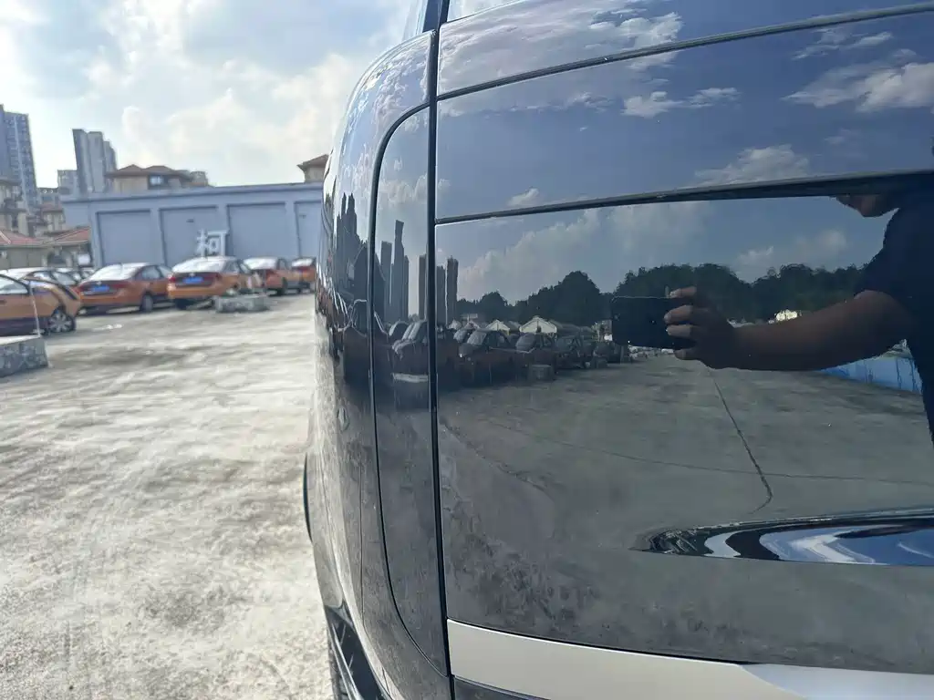 Land Rover Range Rover — миниатюра 16