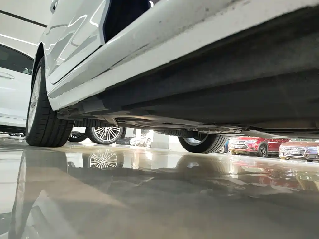 Audi A4L — миниатюра 21