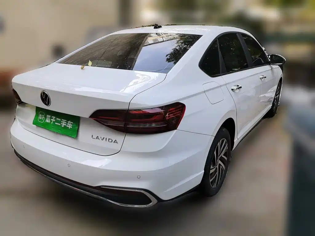 Volkswagen Lavida — миниатюра 4