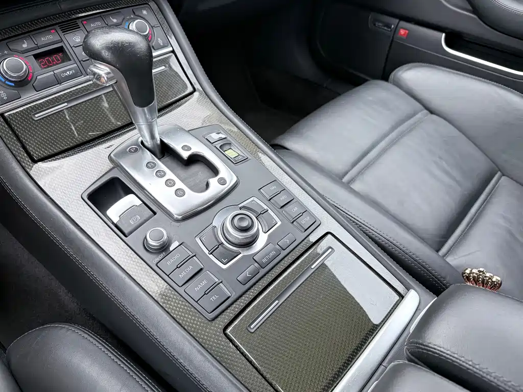 Audi S8 — миниатюра 3