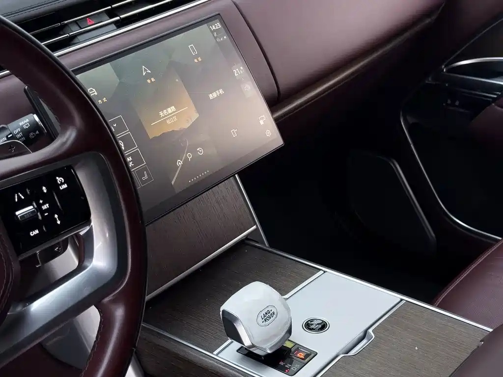 Land Rover Range Rover — миниатюра 22