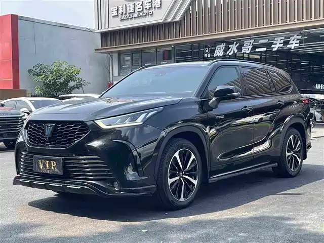 Toyota Crown Kluger