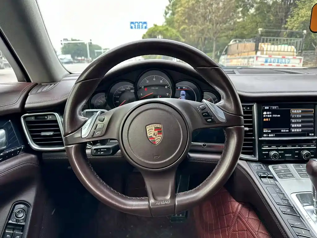 Porsche Panamera — миниатюра 12