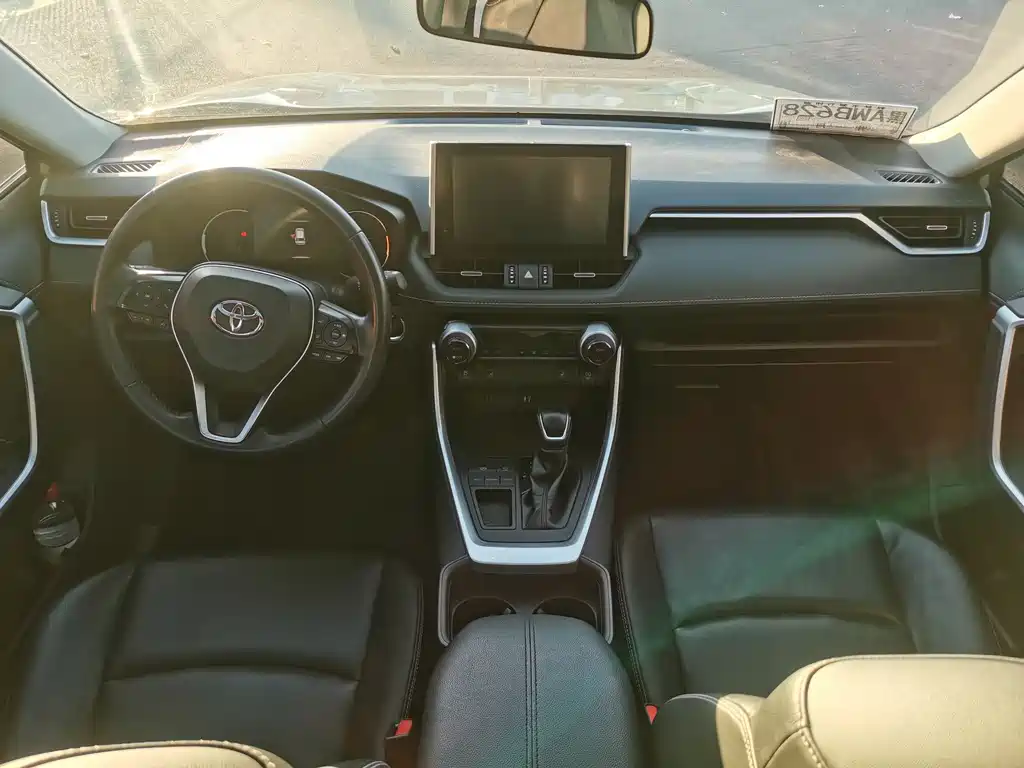 Toyota RAV4 2020 2.0L CVT Luxury