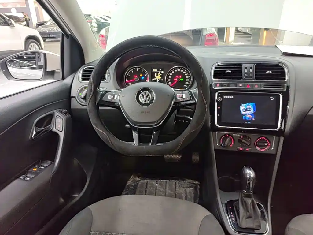 Volkswagen Polo — миниатюра 11