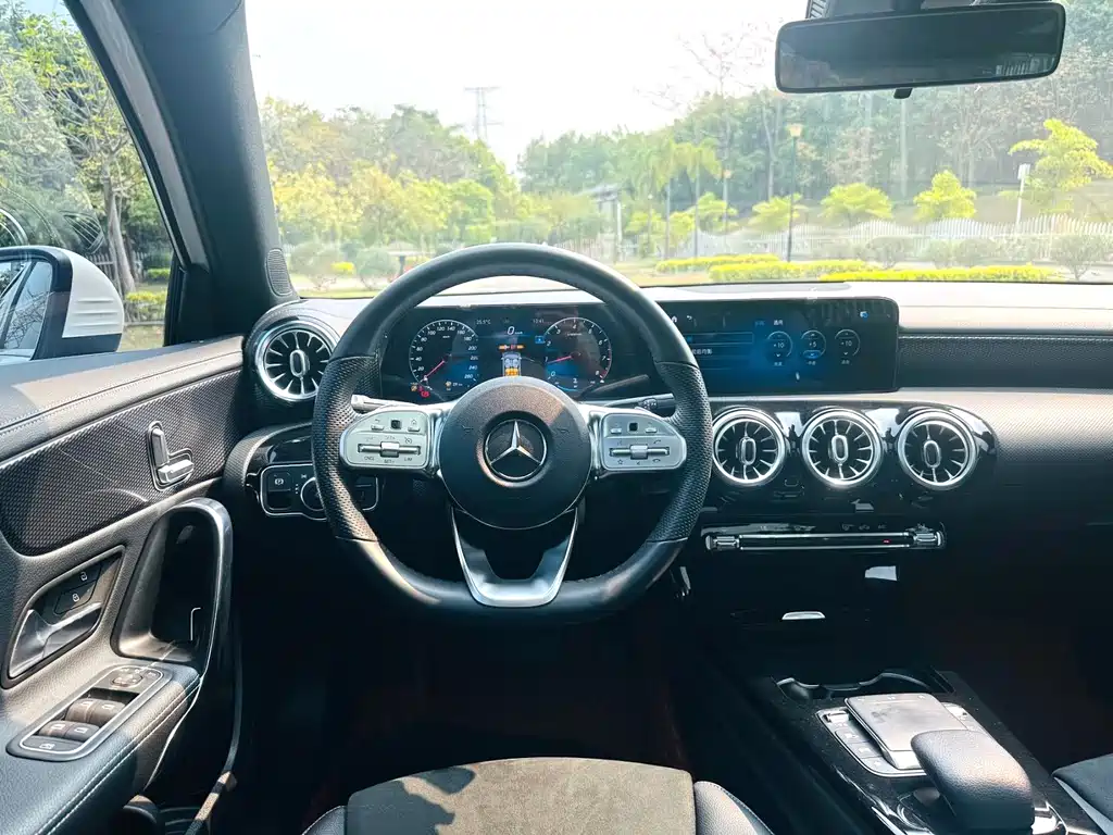 MERCEDES-BENZ A CLASS