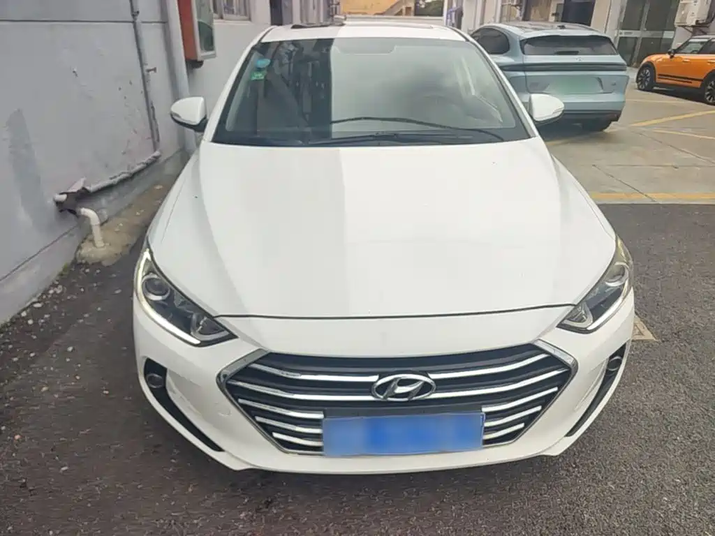 Hyundai Elantra — миниатюра 3