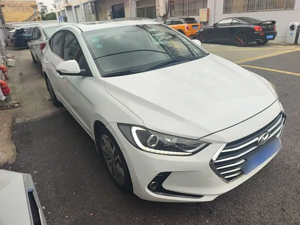 Hyundai Elantra — миниатюра 4