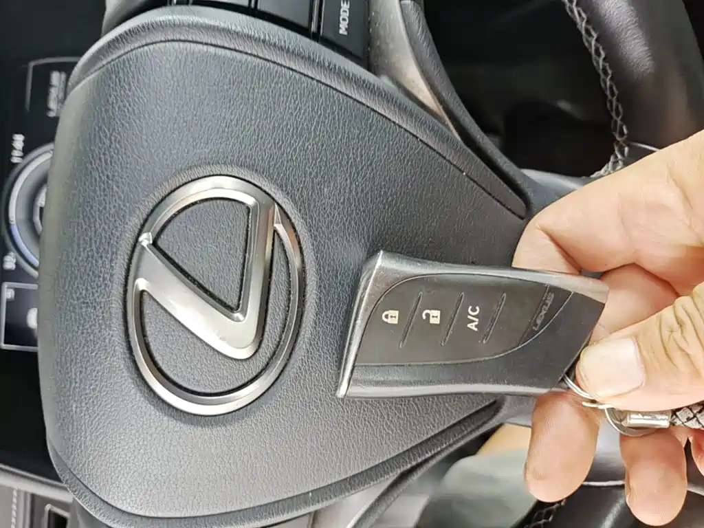 Lexus UX New Energy — миниатюра 13