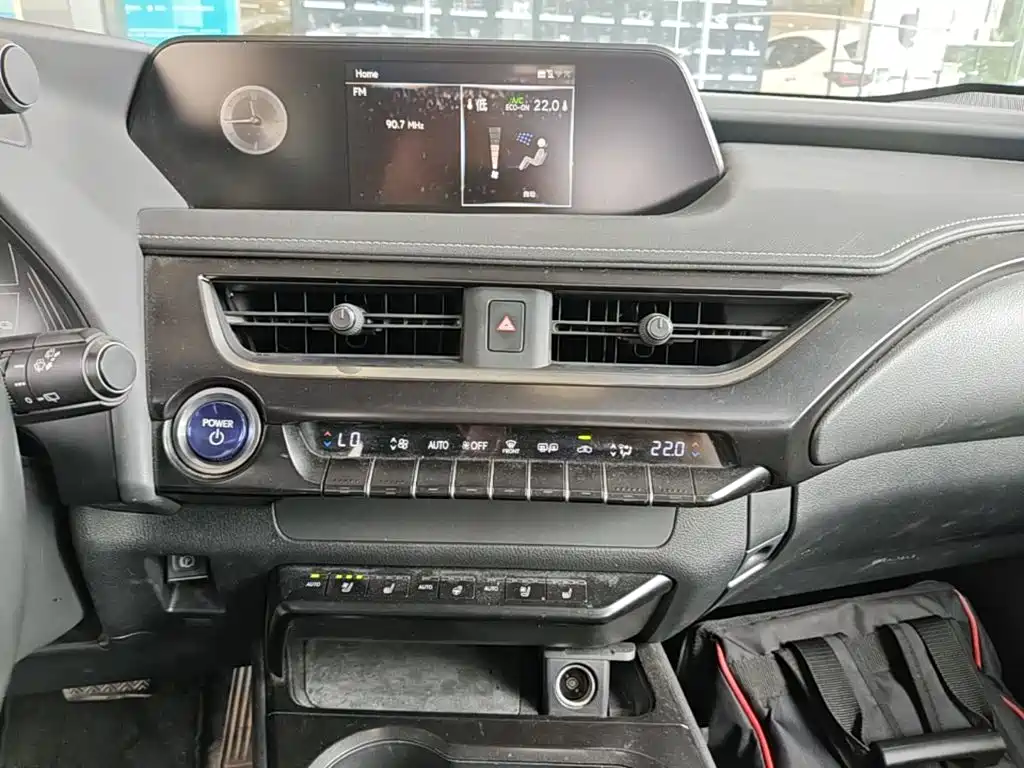 Lexus UX New Energy — миниатюра 18