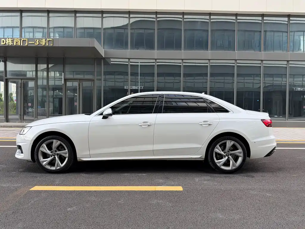 Audi A4L — миниатюра 2