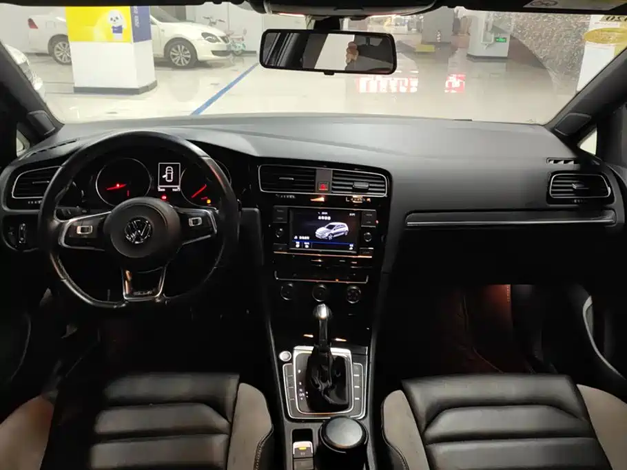 Volkswagen Golf — миниатюра 12