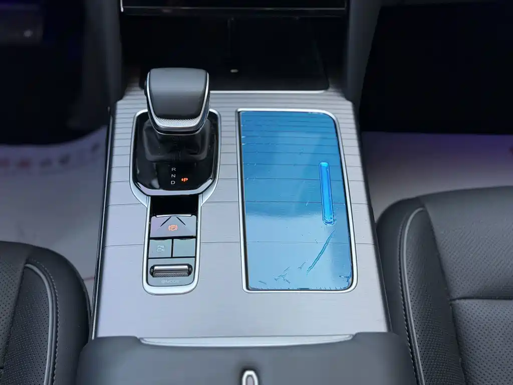 Hongqi Hongqi HS7 PHEV — миниатюра 21