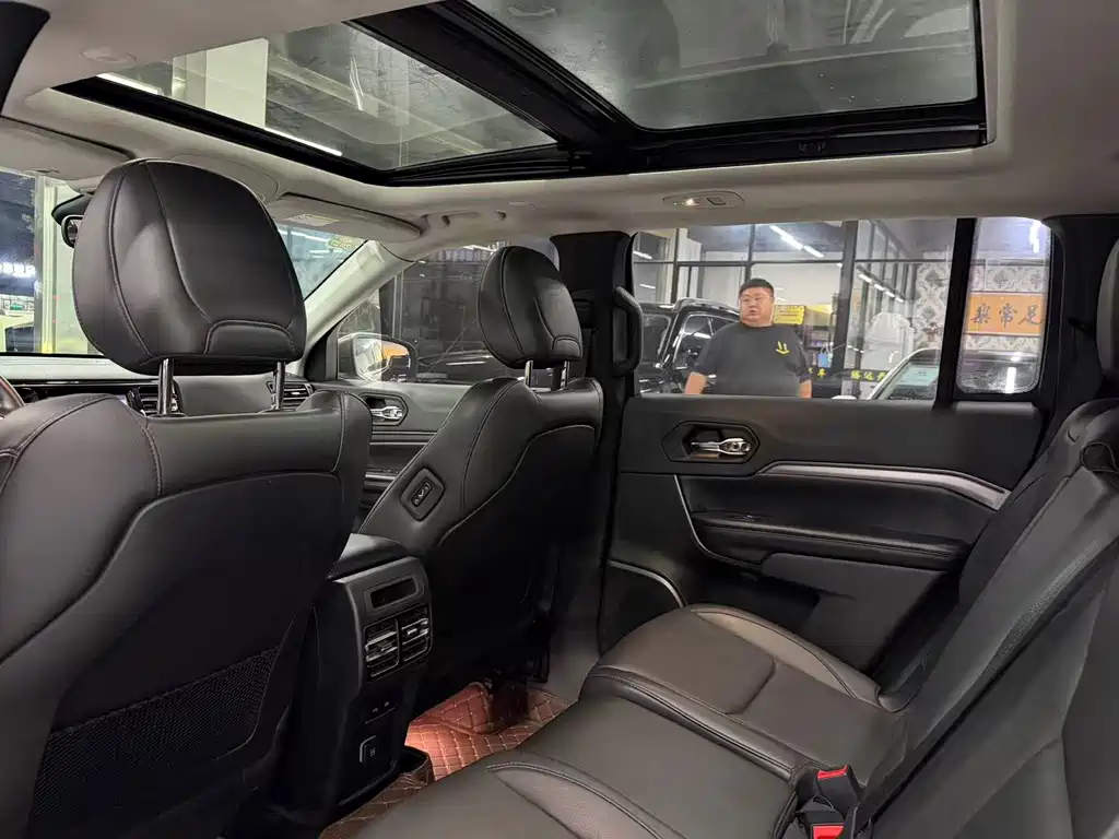 Jeep Commander — миниатюра 8