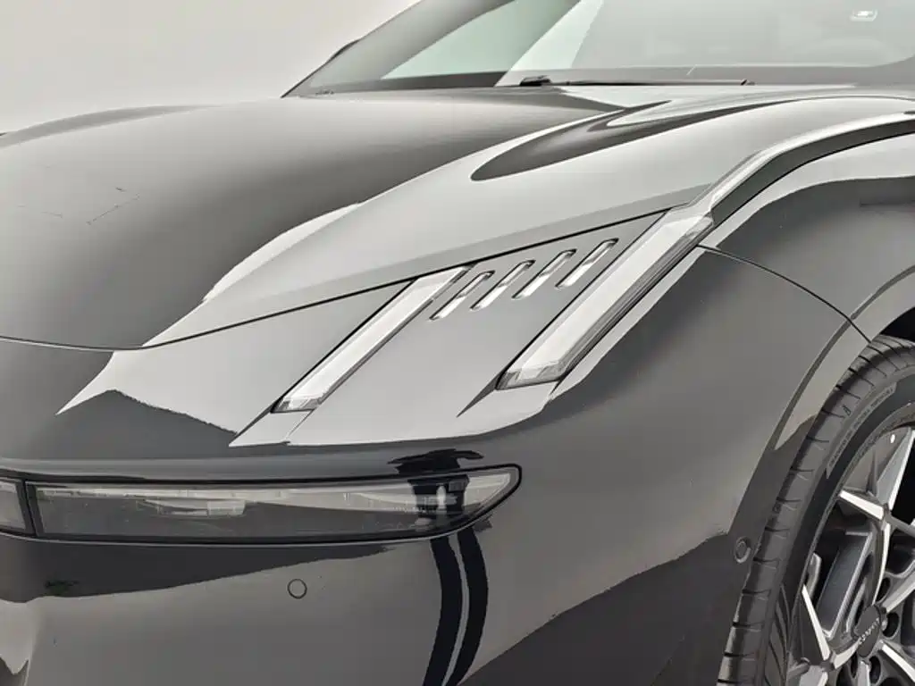 Lynk & Co 10 — миниатюра 14