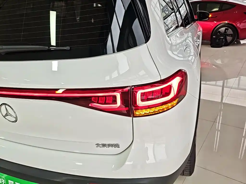 Mercedes-Benz EQB — миниатюра 8
