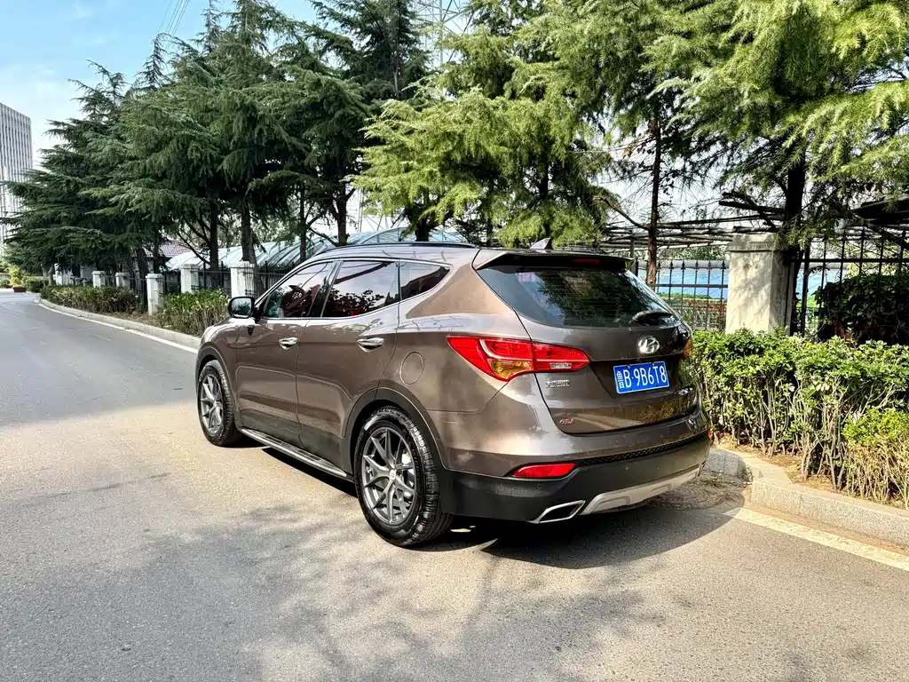 Hyundai Santa Fe — миниатюра 3