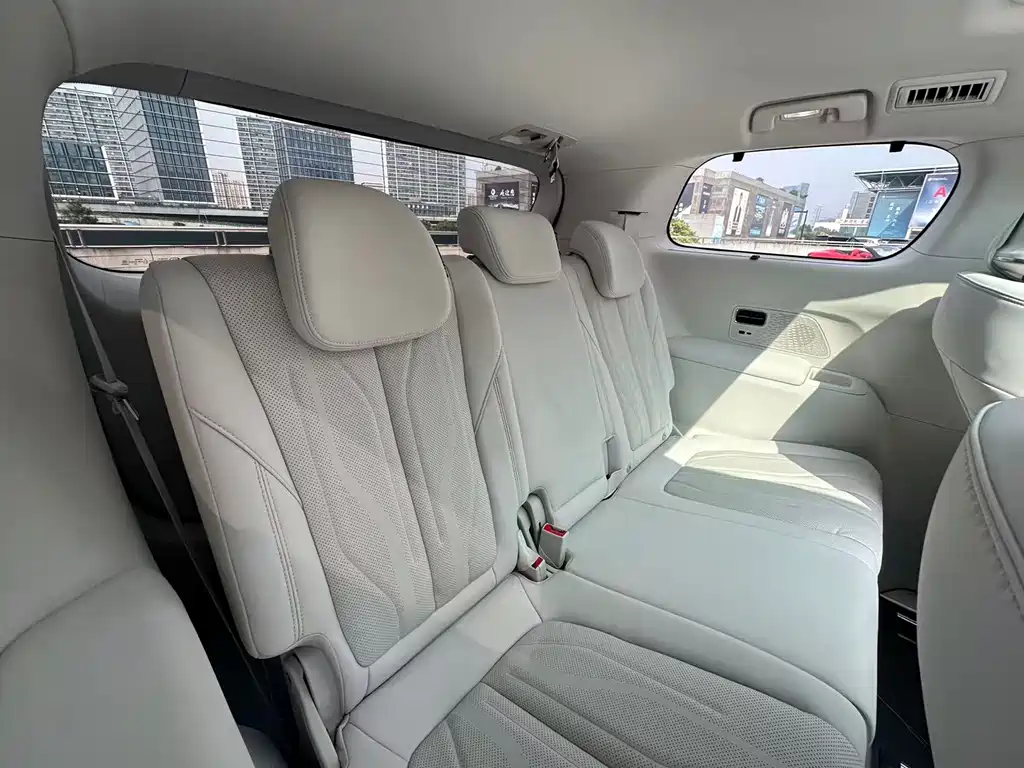 Buick GL8 Hybrid — миниатюра 14