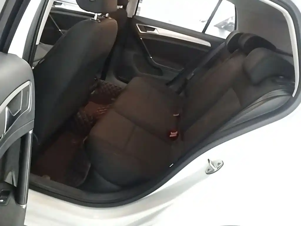 Volkswagen Golf — миниатюра 17