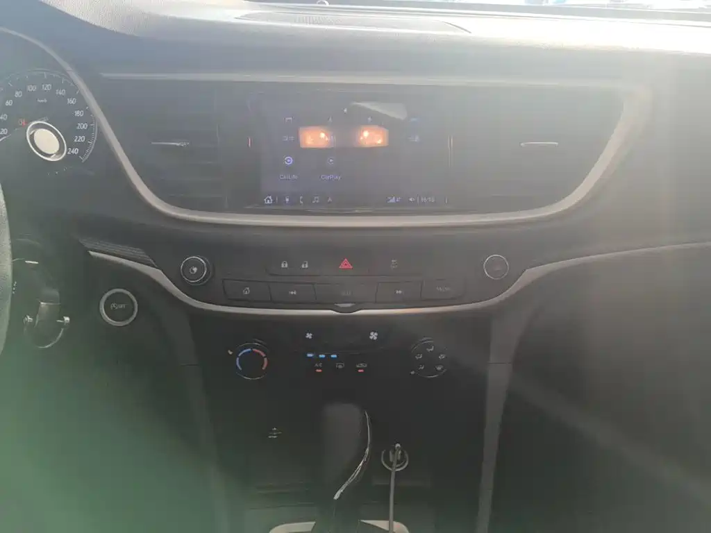 Buick Excelle — миниатюра 13