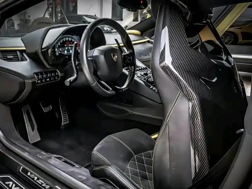 Lamborghini Aventador — миниатюра 3