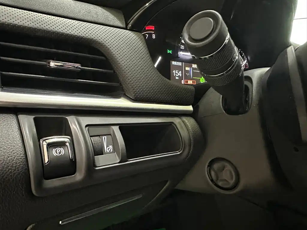 Cadillac XTS — миниатюра 8