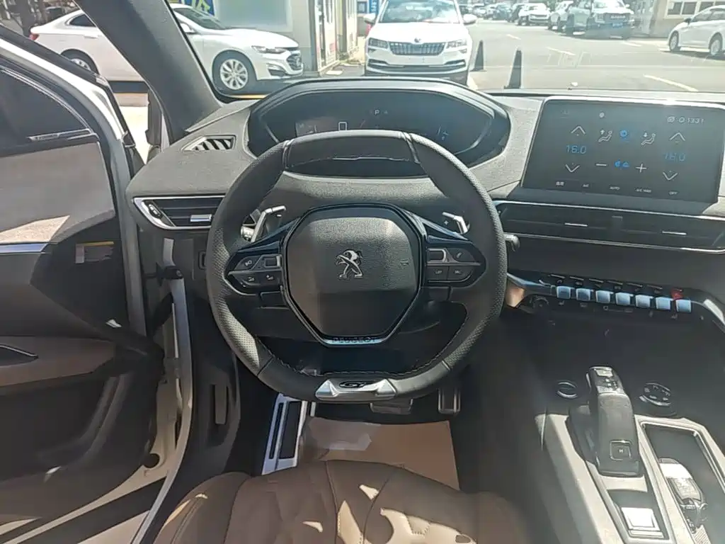 Peugeot 5008 — миниатюра 11