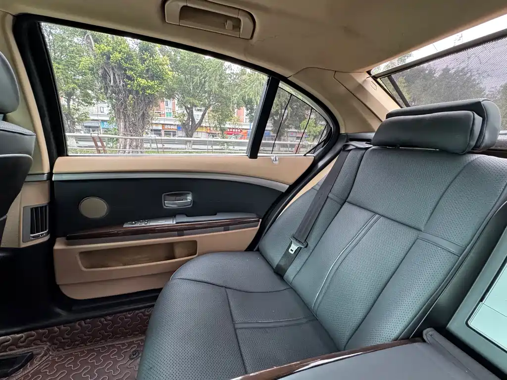 BMW 7 Series 7 2005 740Li