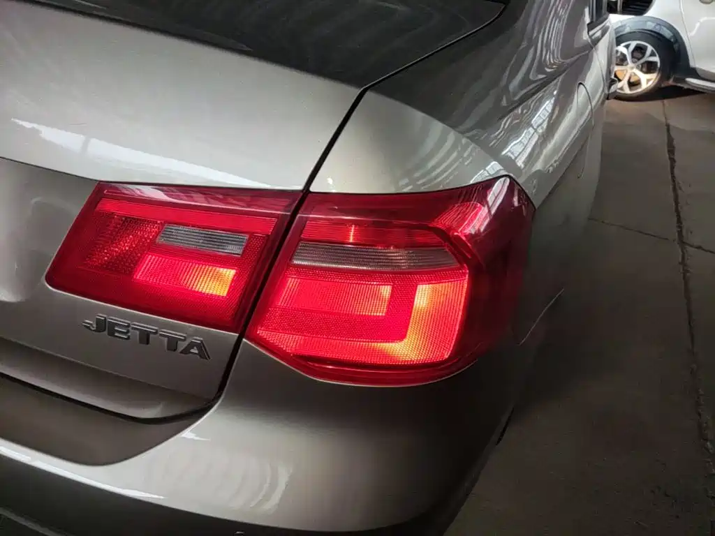 Volkswagen Jetta — миниатюра 8