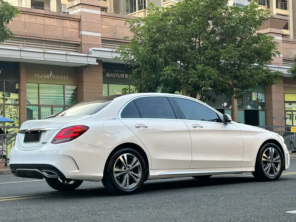Mercedes-Benz C-Class — миниатюра 4