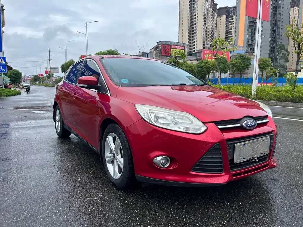 Ford Focus 2012 1.6L AT