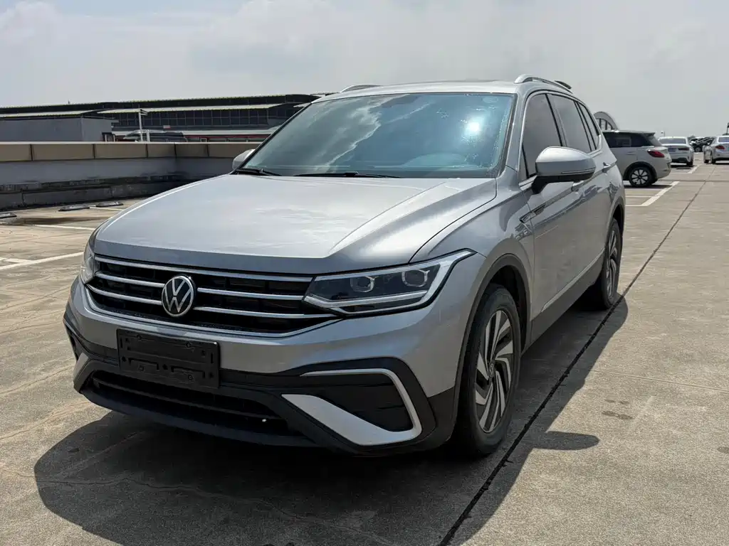 Volkswagen Tiguan L 2023