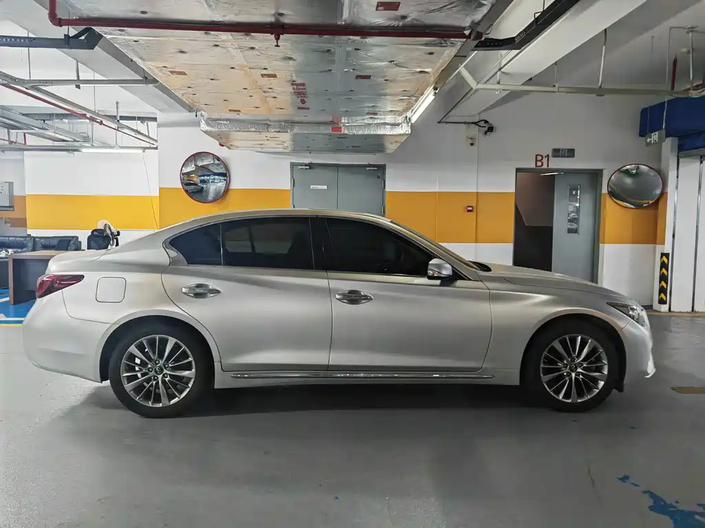 INFINITI Q50L