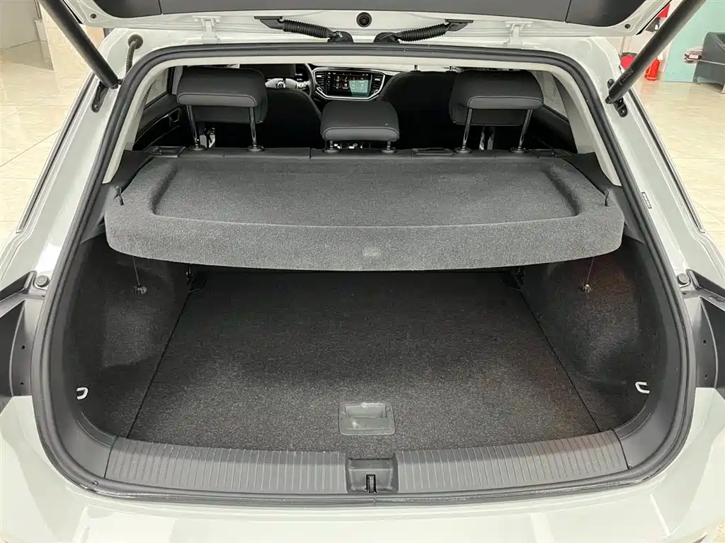 VOLKSWAGEN T ROC EXPLORING SONGS