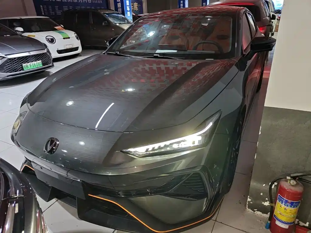 Changan UNI-V 2025 1.5T 500Bar Luxury Sport